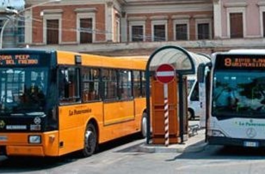 Senza ticket sul bus. Rom nei guai