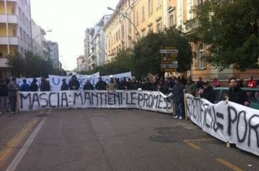 Dragaggio. Grosso lascia