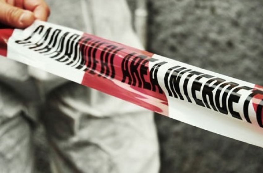 Anziano accoltellato in casa