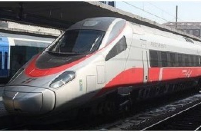 Chiodi a Bari per l'alta velocità
