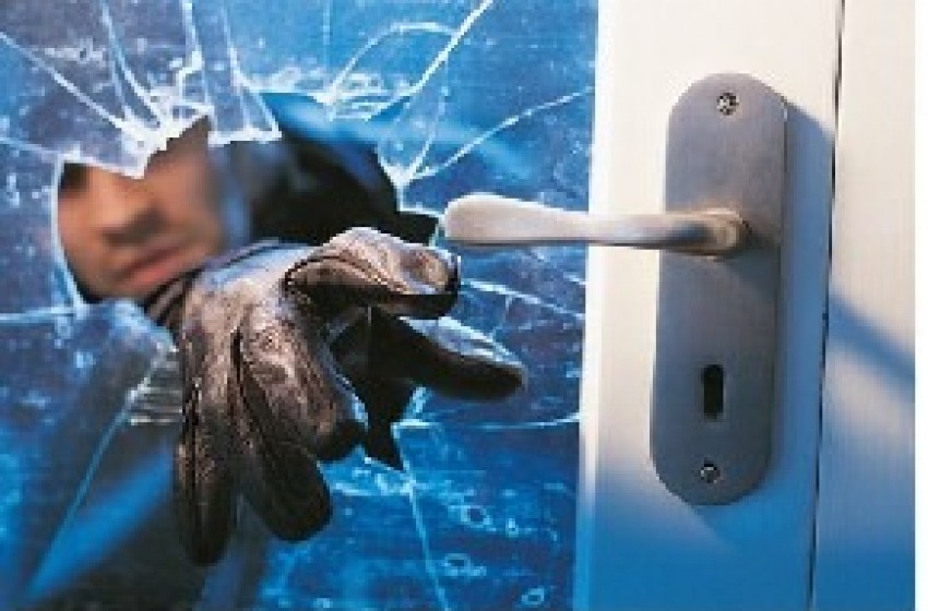 Ladre beccate sotto il letto