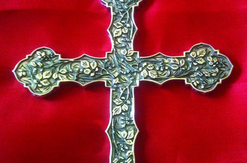 Una croce per Francesco I