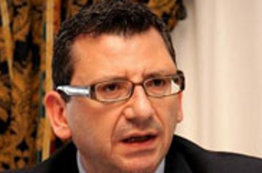 Minacciò Mascia. Si costituisce