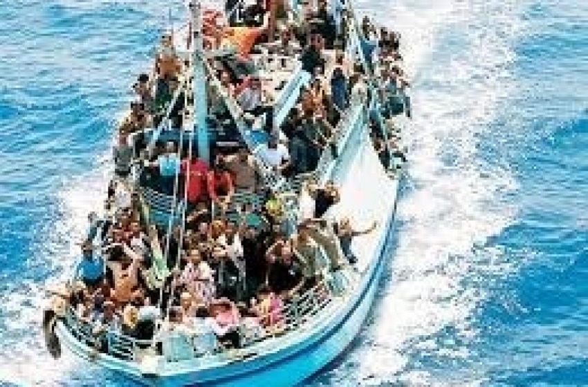 Tragedia a Lampendusa. Naufraga barcone con 400 disperati
