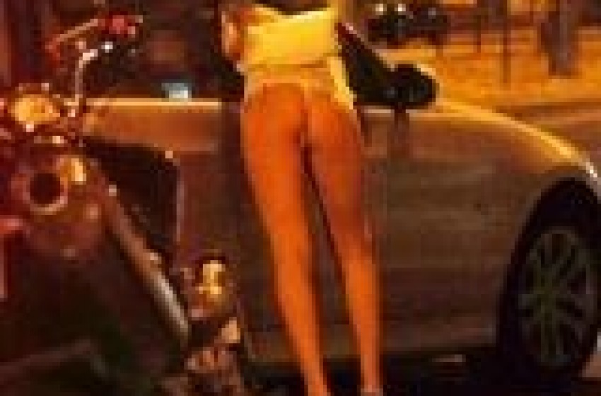 Identificate e multate "al lavoro": foglio di Via per 25 lucciole