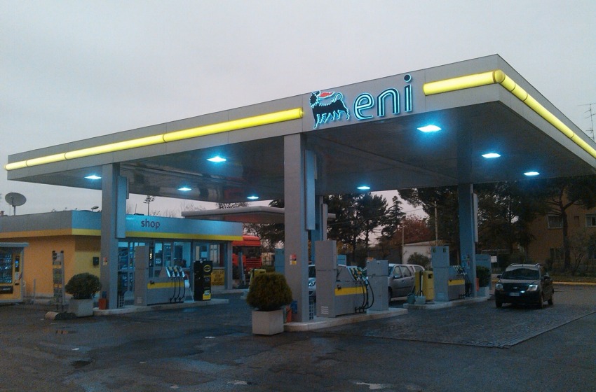 Martinsicuro: furto al self dell'Agip, rubati 19.000 euro