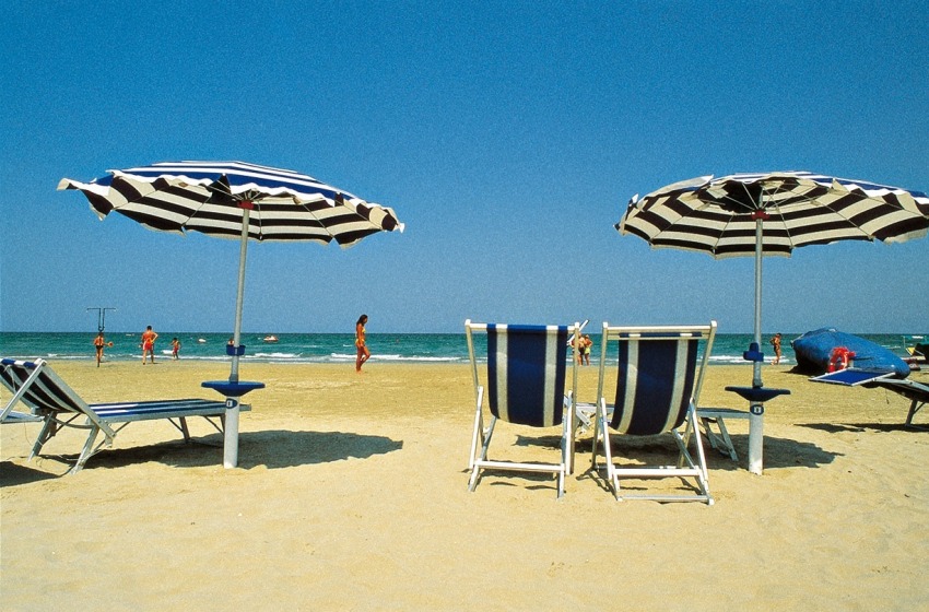 Litorale: compartecipazione tra Comuni e concessioni balneari