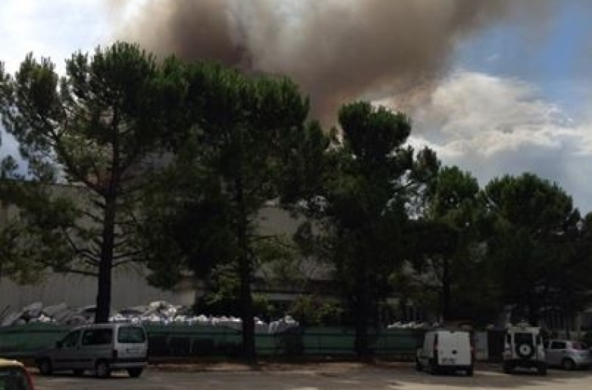 Sulmona, incendio nello stabilimento Adria