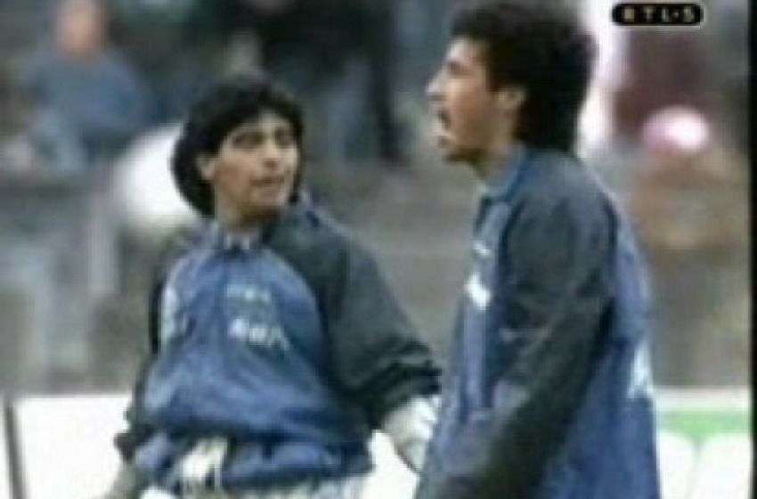 L'indimenticabile riscaldamento di Maradona all'Olympiastadion